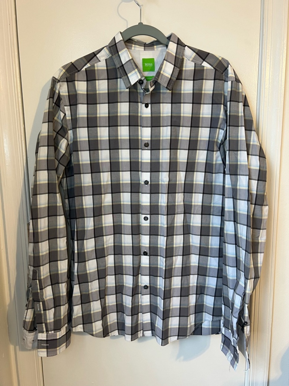BOSS Men's Gray and White Plaid Button-Down Shirt